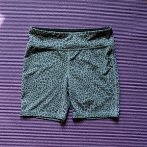 Girks Grey Patterned Athletic Spandex Shorts